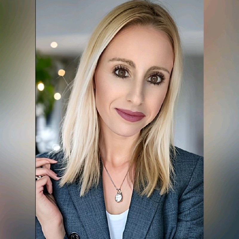 REALTOR® Profile Picture